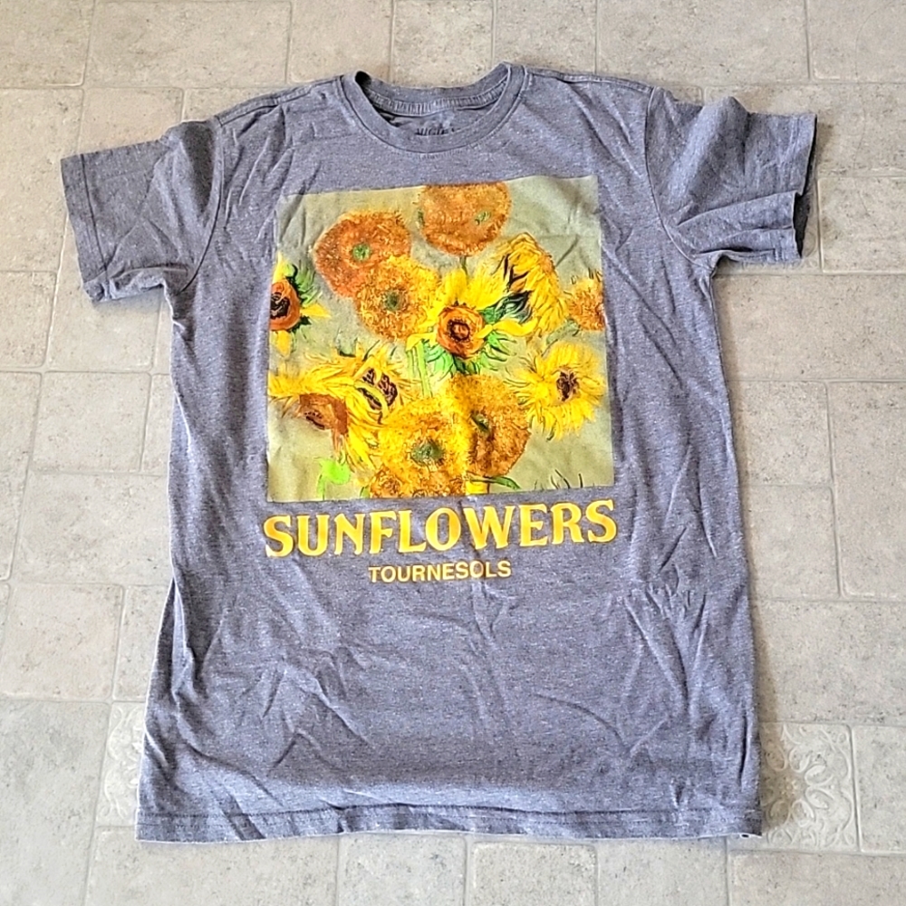 Sunflowers Graphic Gray T Shirt Size Extra  Small Cotton Blend